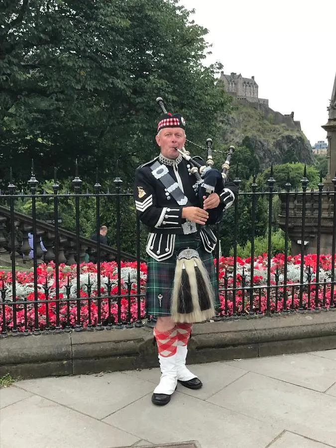 Bed & Breakfast Doris Crook B&B Edinburgh